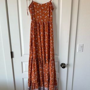 Forever 21 maxi dress size s. Orange floral with adjustable tie straps. See desc